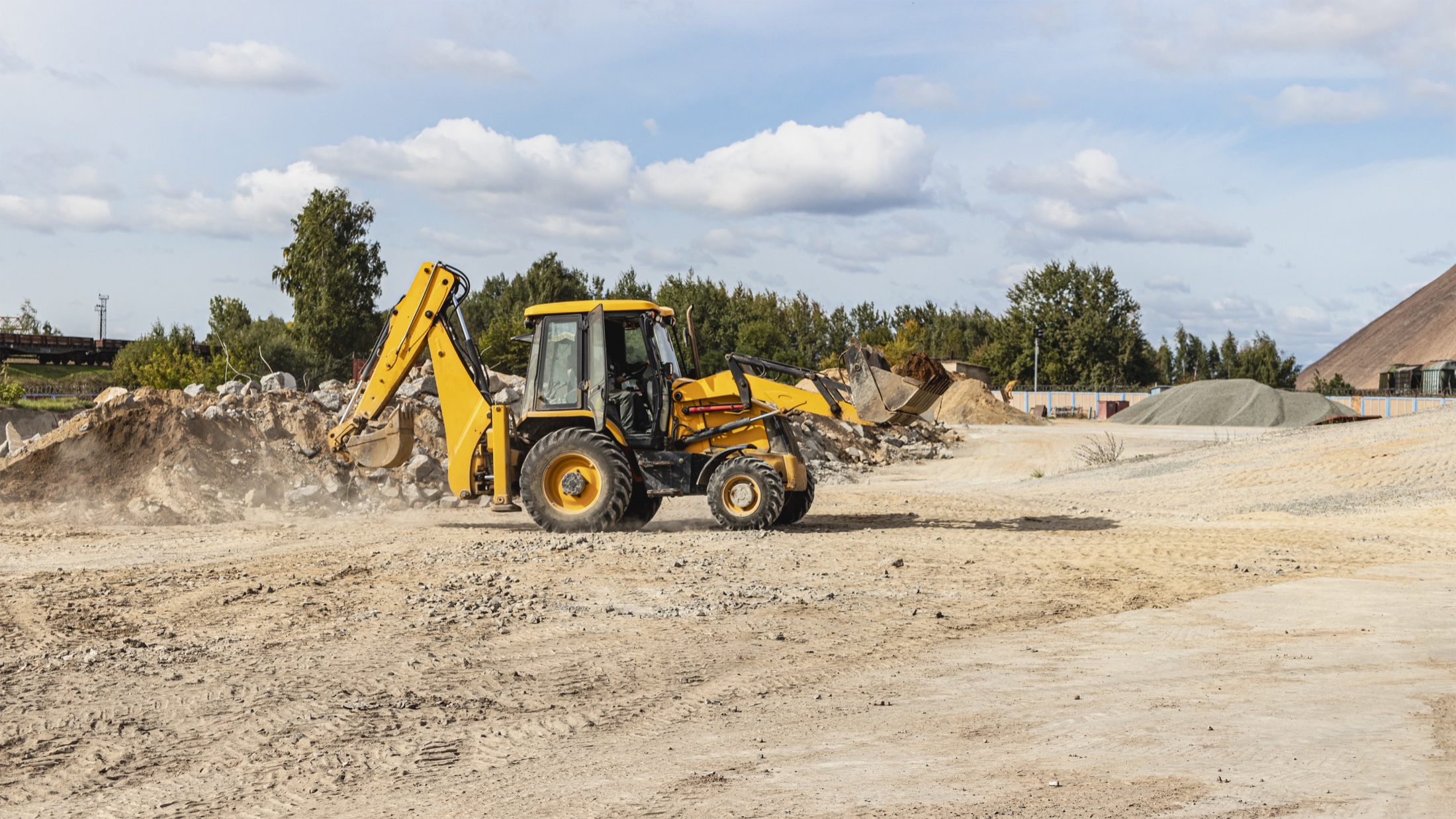 Excavatrice en opération sur un chantier